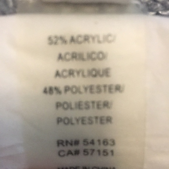 CALVIN KLEIN Buttery Soft Sweater-Knit Infinity Tiny Sequins & Metallic Threads - Picture 16 of 16